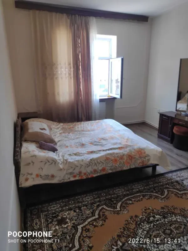 Satılır 10 otaqlı həyət evi 450 m²