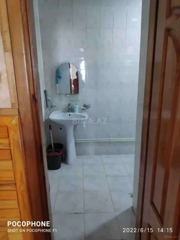 Satılır 10 otaqlı həyət evi 450 m²