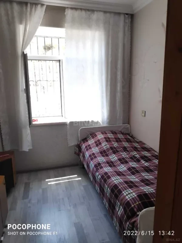 Satılır 10 otaqlı həyət evi 450 m²