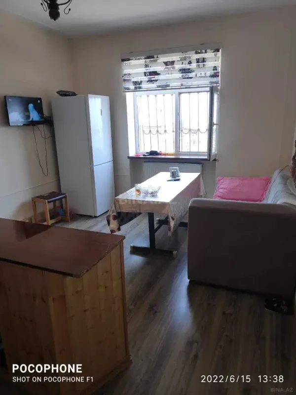 Satılır 10 otaqlı həyət evi 450 m²