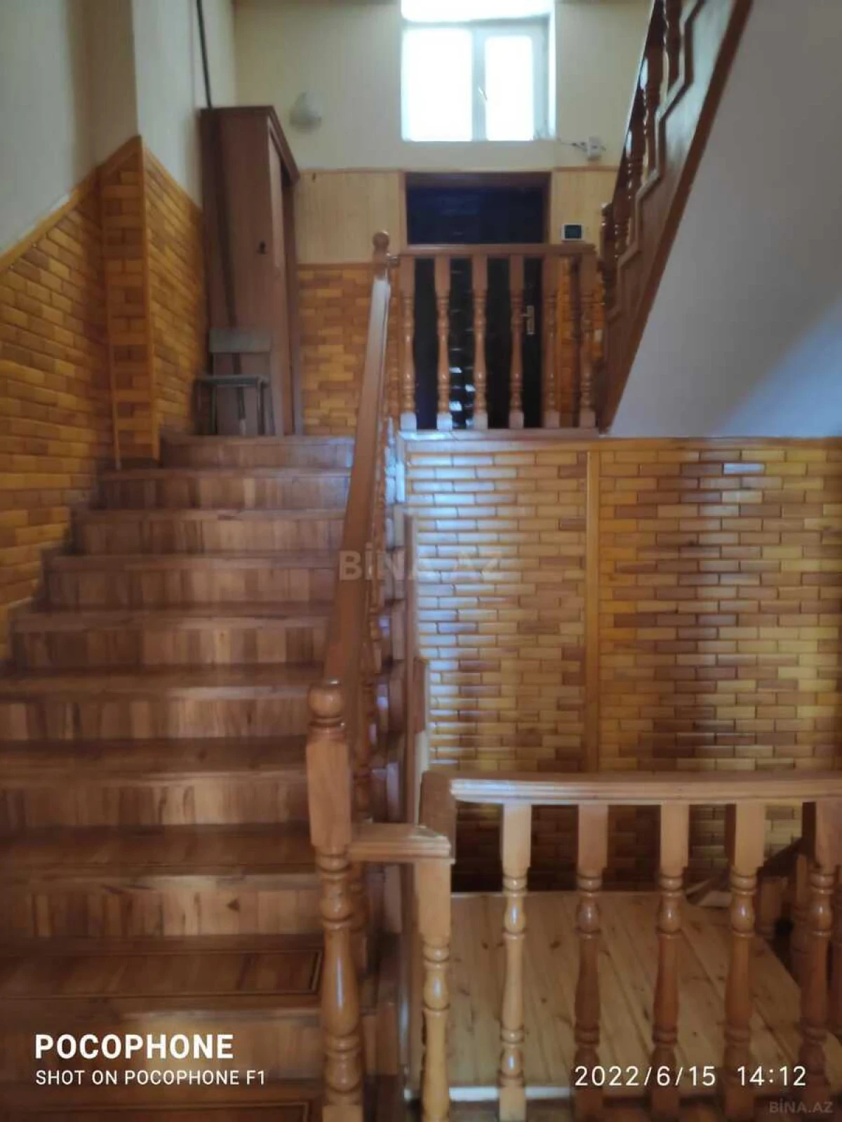 Satılır 10 otaqlı həyət evi 450 m²