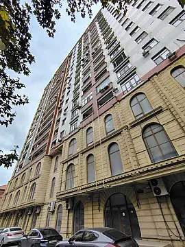 Satılır 4 otaqlı mənzil 200 m² — Bakı 4 otaq 200.00 m²