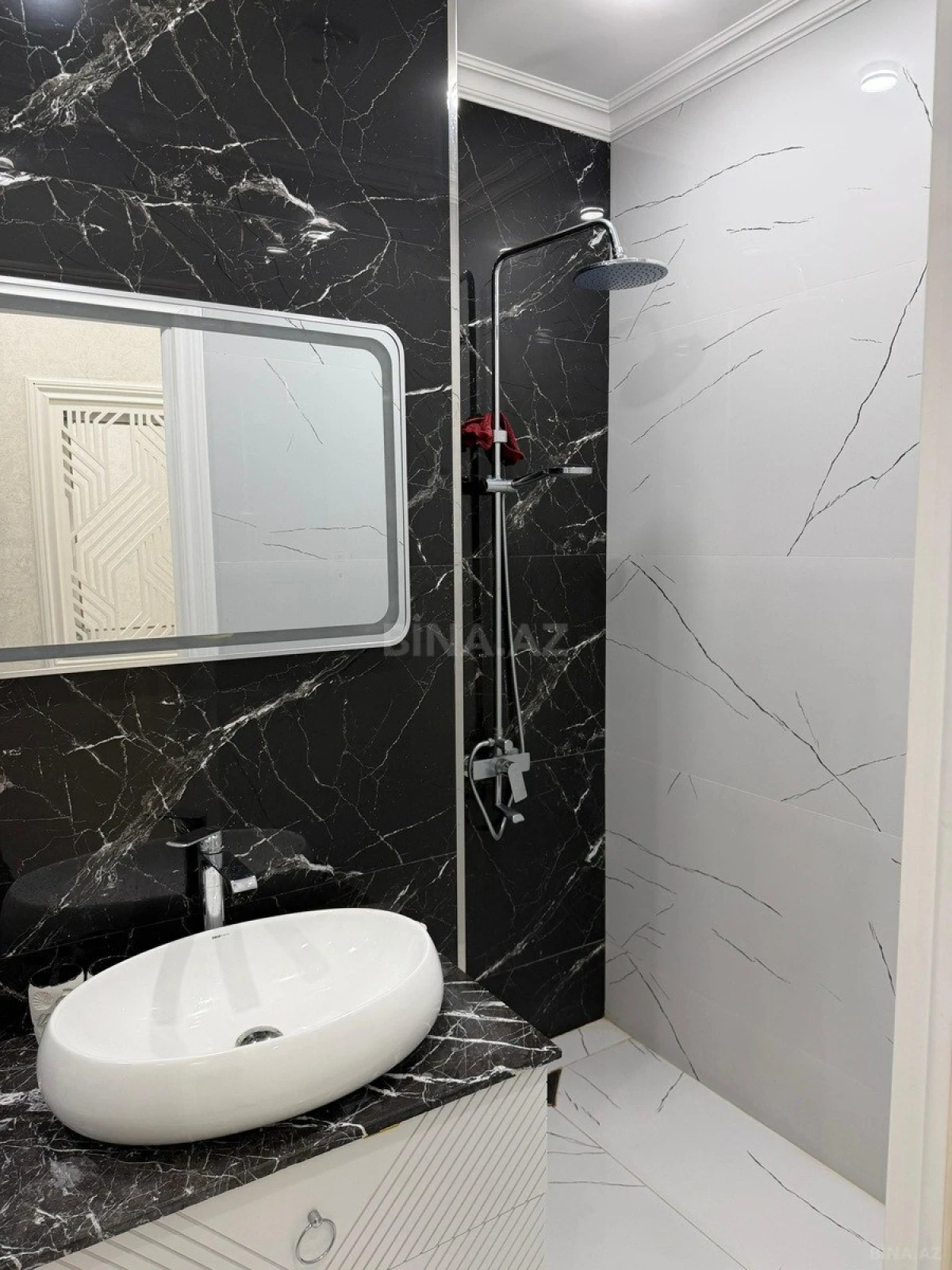 Kirayə verilir 2 otaqlı mənzil 65 m²