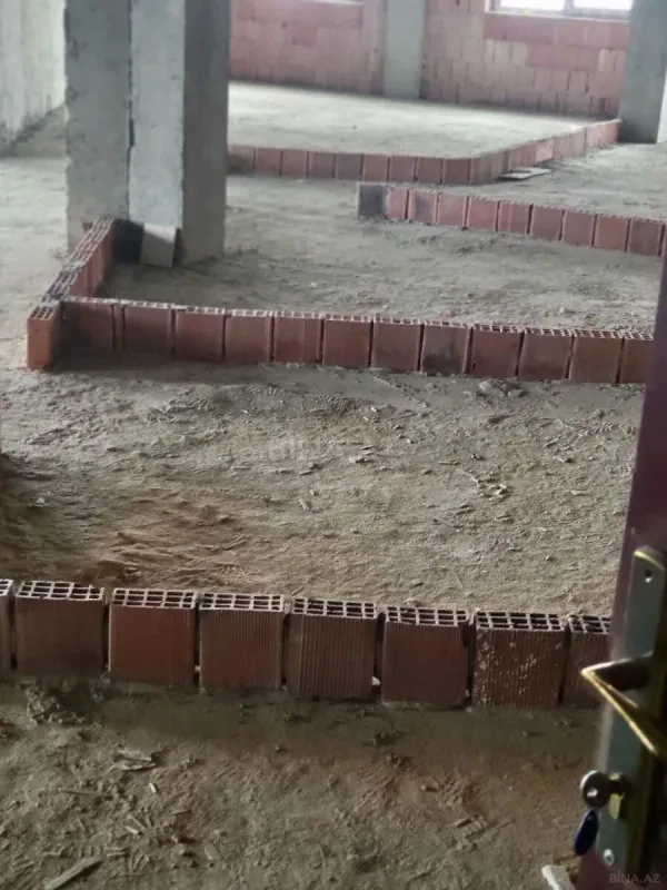 Satılır 5 otaqlı mənzil 187 m²