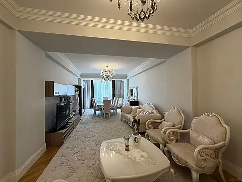 Satılır 3 otaqlı mənzil 165 m² — Bakı 3 otaq 165.00 m²