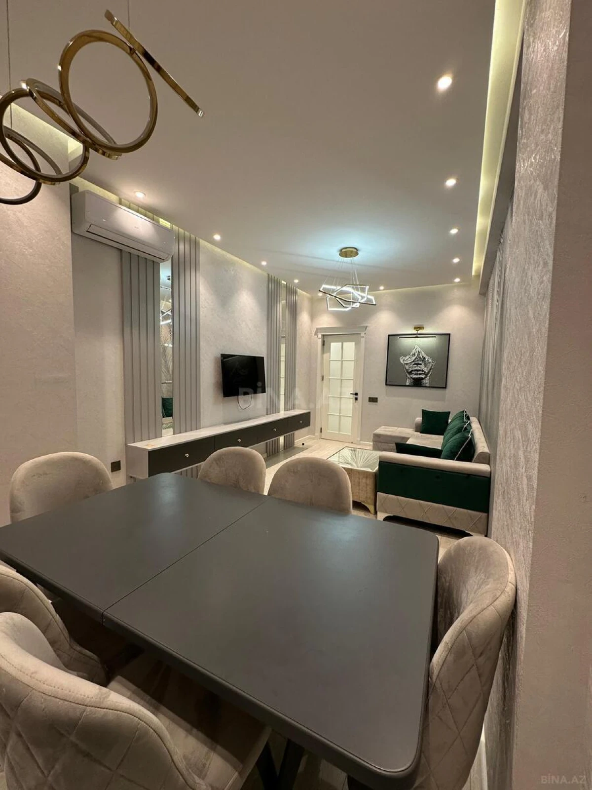 Kirayə verilir 2 otaqlı mənzil 78 m²