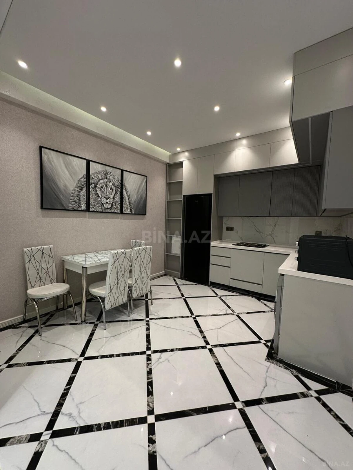 Kirayə verilir 2 otaqlı mənzil 78 m²