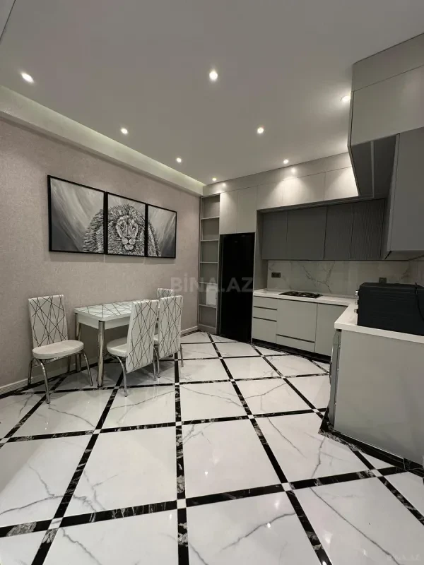 Kirayə verilir 2 otaqlı mənzil 78 m²