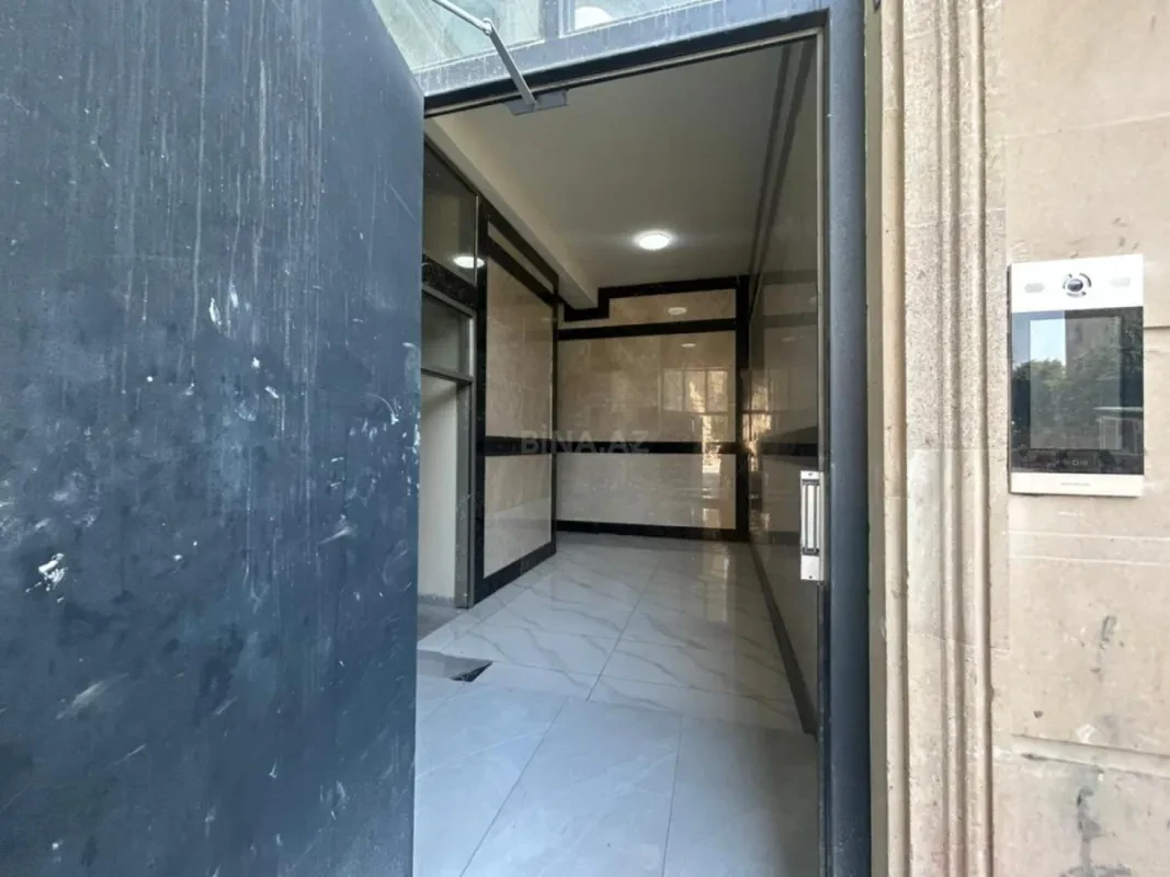 Satılır 3 otaqlı mənzil 133 m²