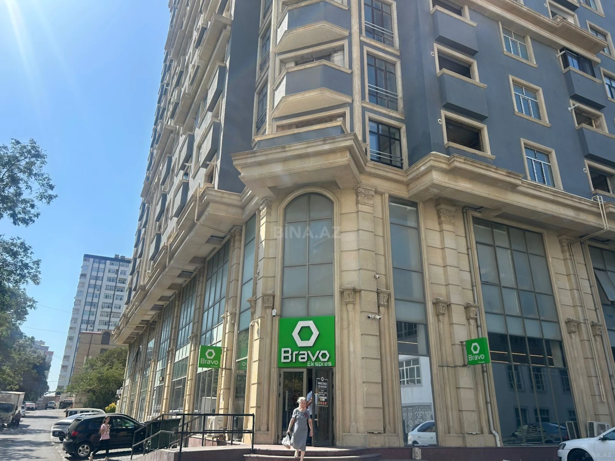 Satılır 3 otaqlı mənzil 133 m²