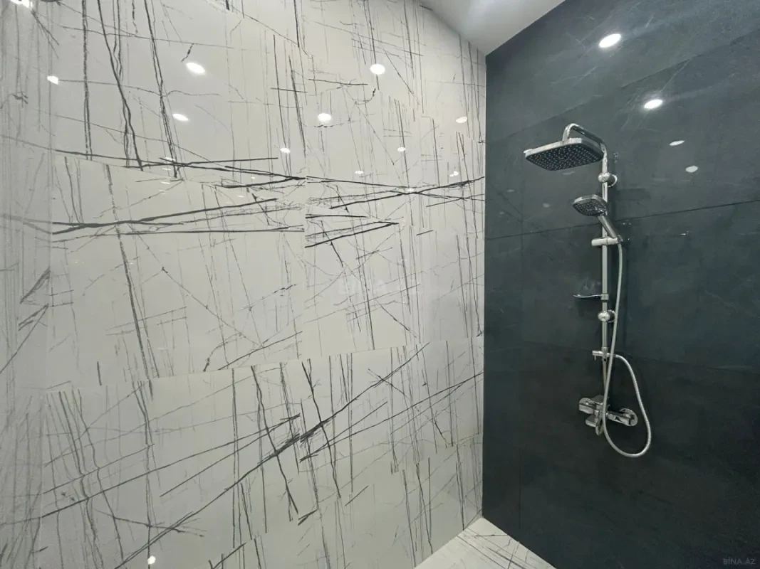 Satılır 3 otaqlı mənzil 133 m²