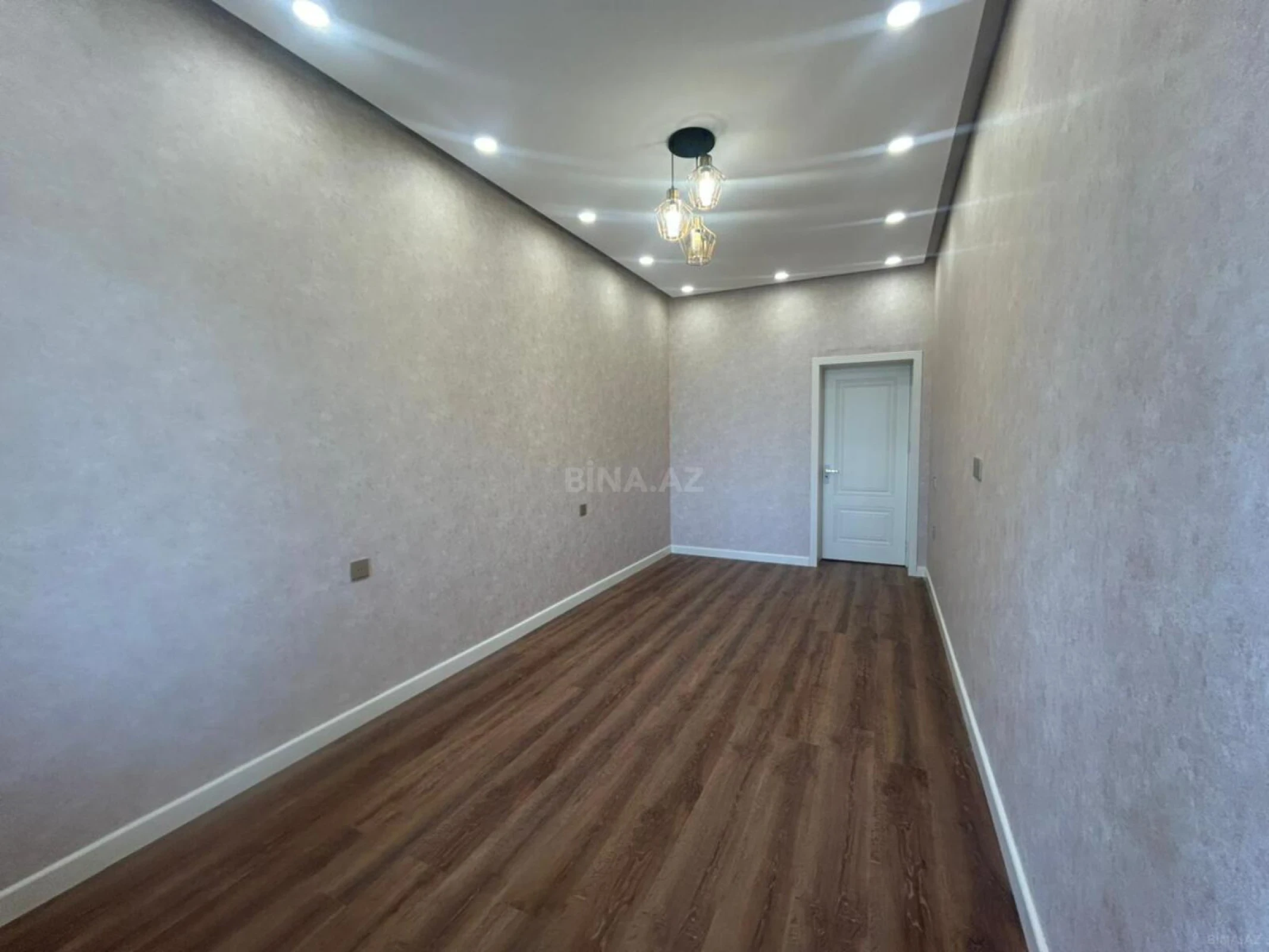 Satılır 3 otaqlı mənzil 133 m²