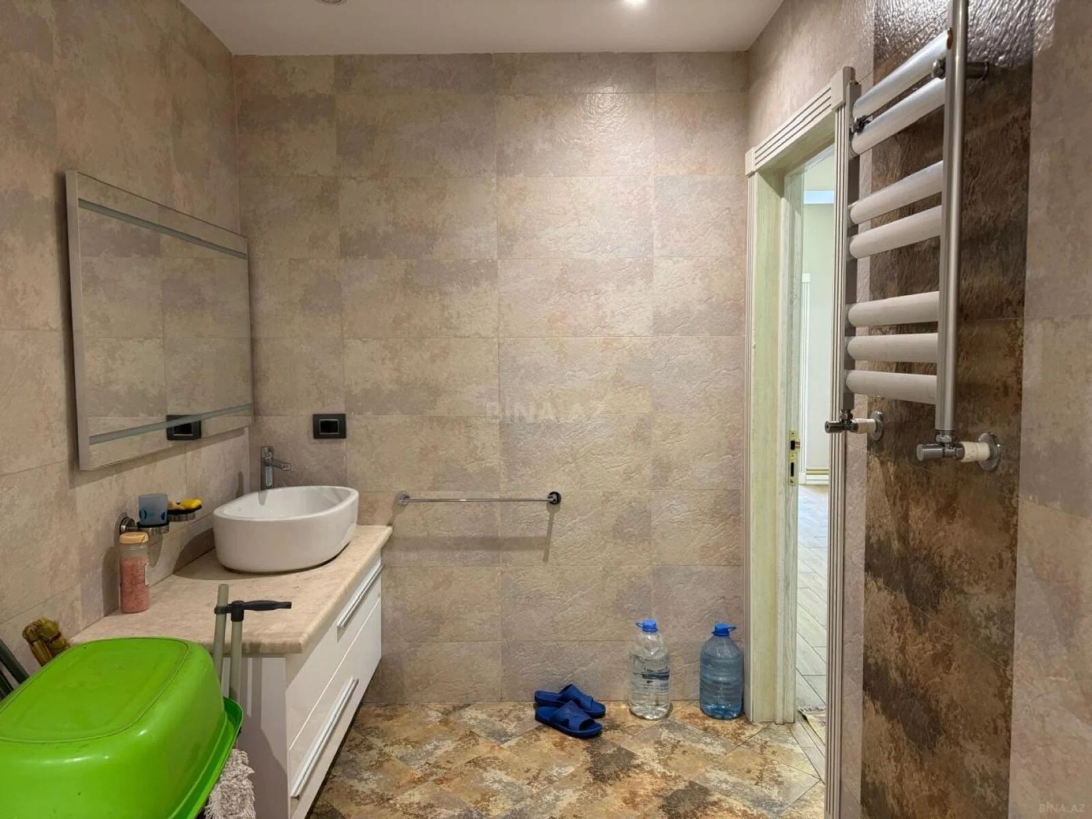 Satılır 4 otaqlı mənzil 150 m²