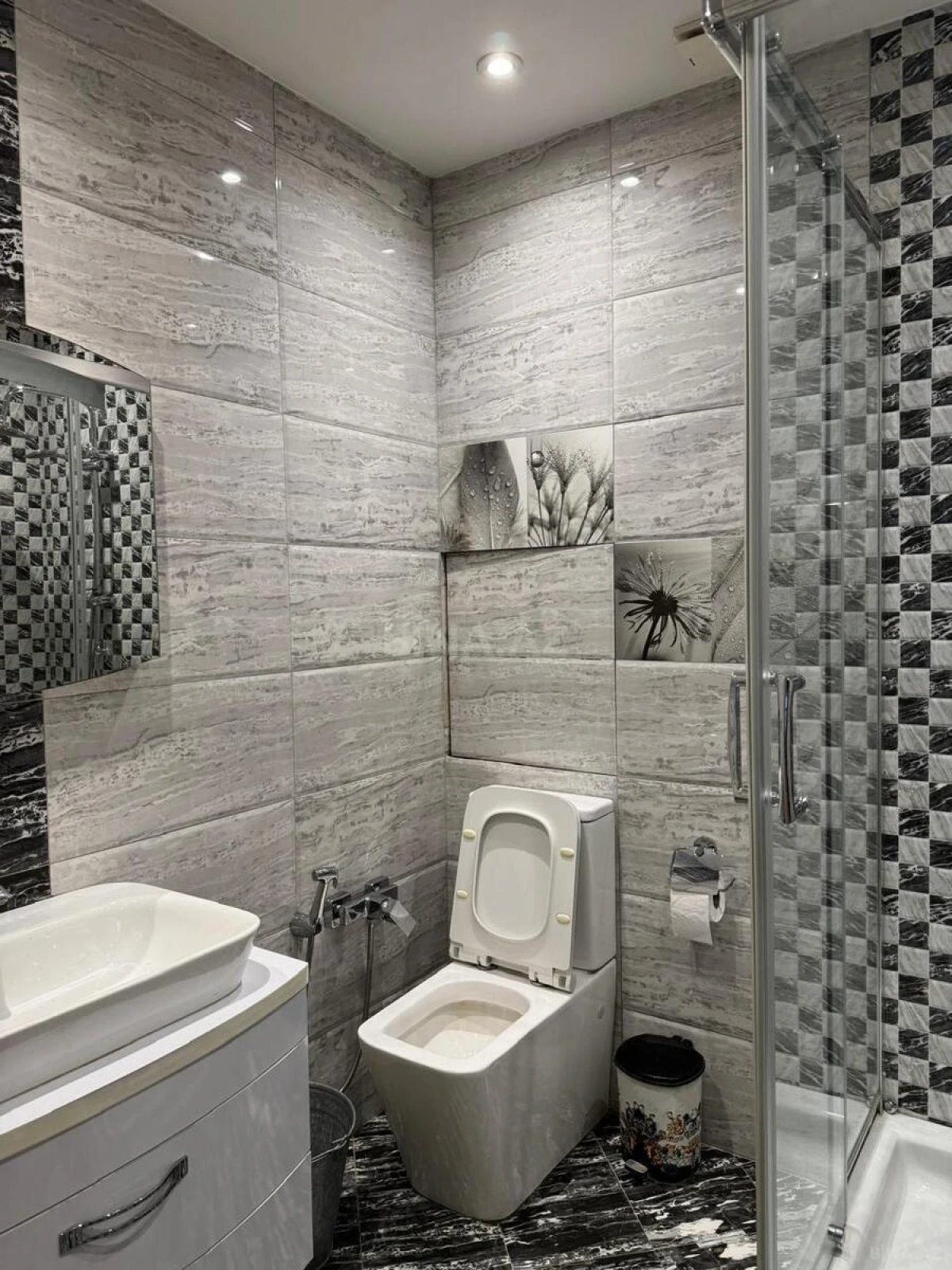 Satılır 4 otaqlı mənzil 150 m²