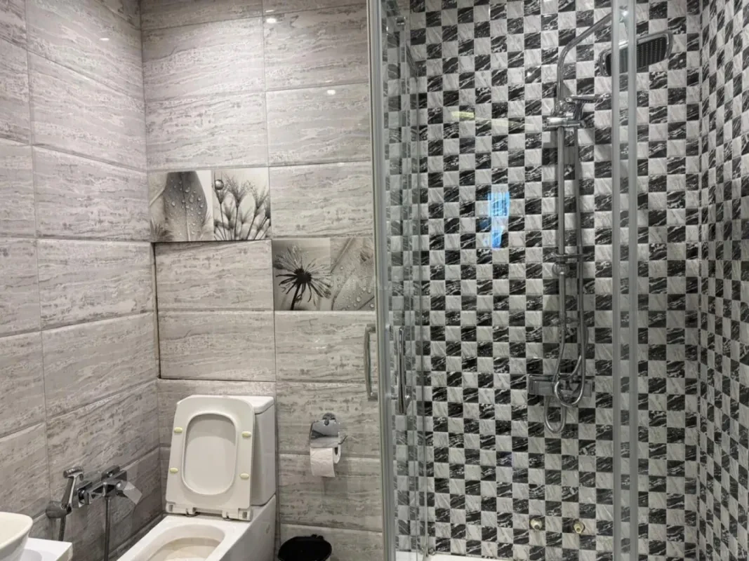 Satılır 4 otaqlı mənzil 150 m²
