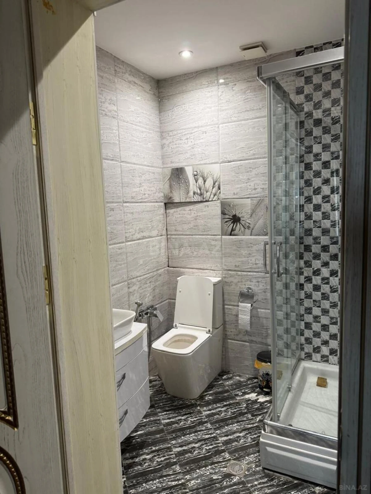 Satılır 4 otaqlı mənzil 150 m²