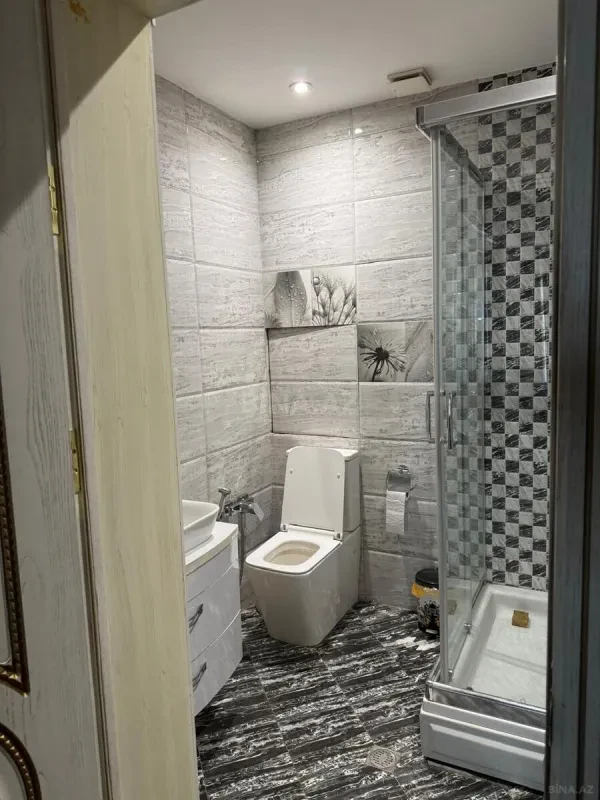 Satılır 4 otaqlı mənzil 150 m²