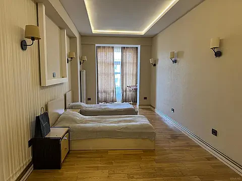 Satılır 4 otaqlı mənzil 150 m²