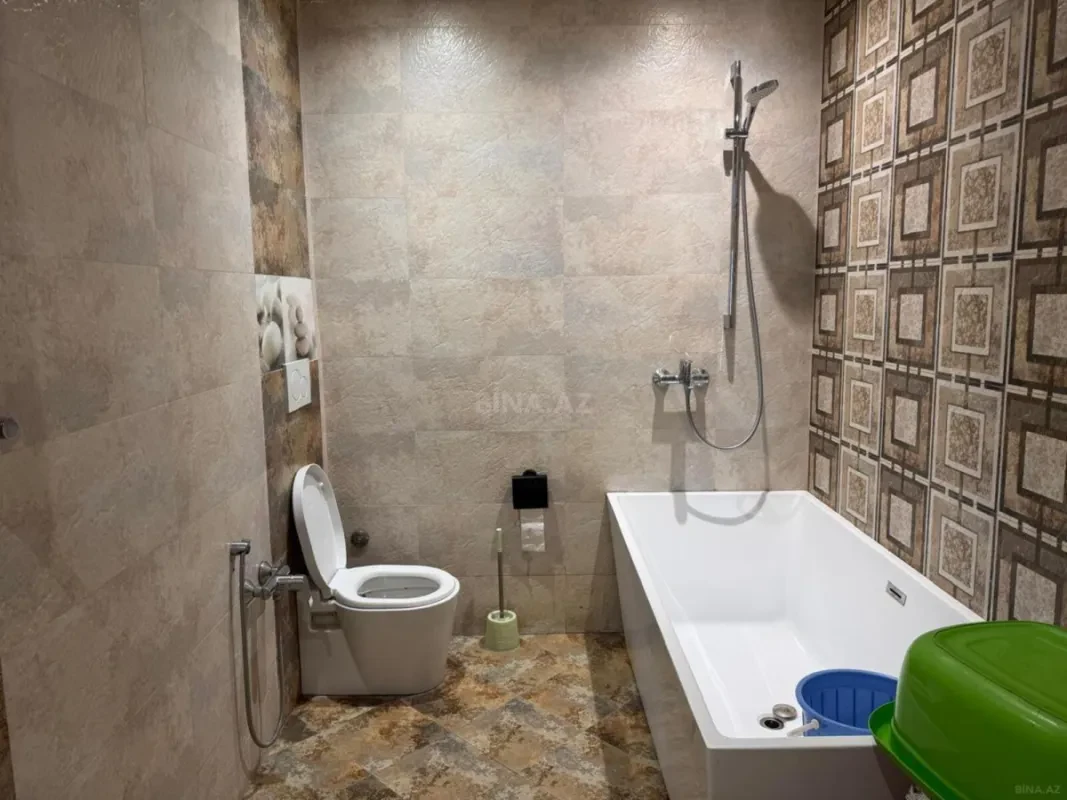 Satılır 4 otaqlı mənzil 150 m²