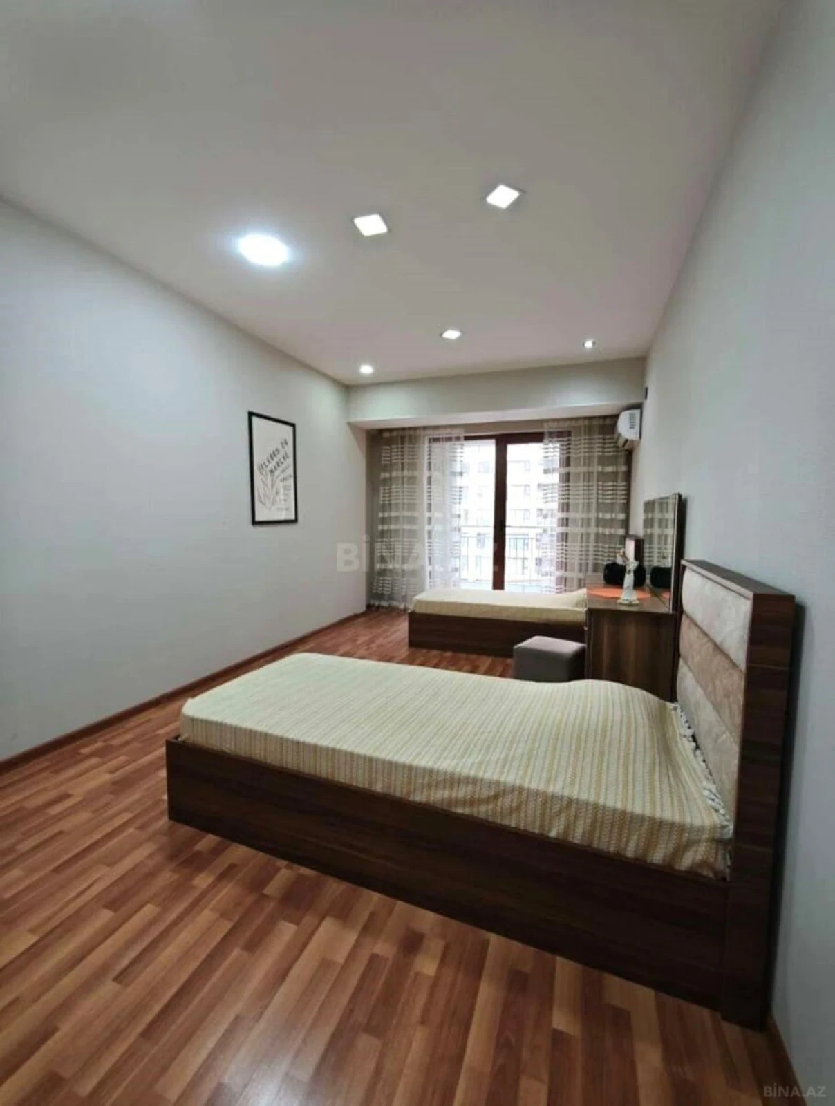 Satılır 3 otaqlı mənzil 115 m²
