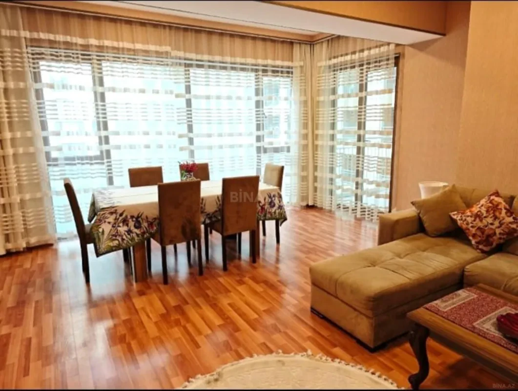 Satılır 3 otaqlı mənzil 115 m²