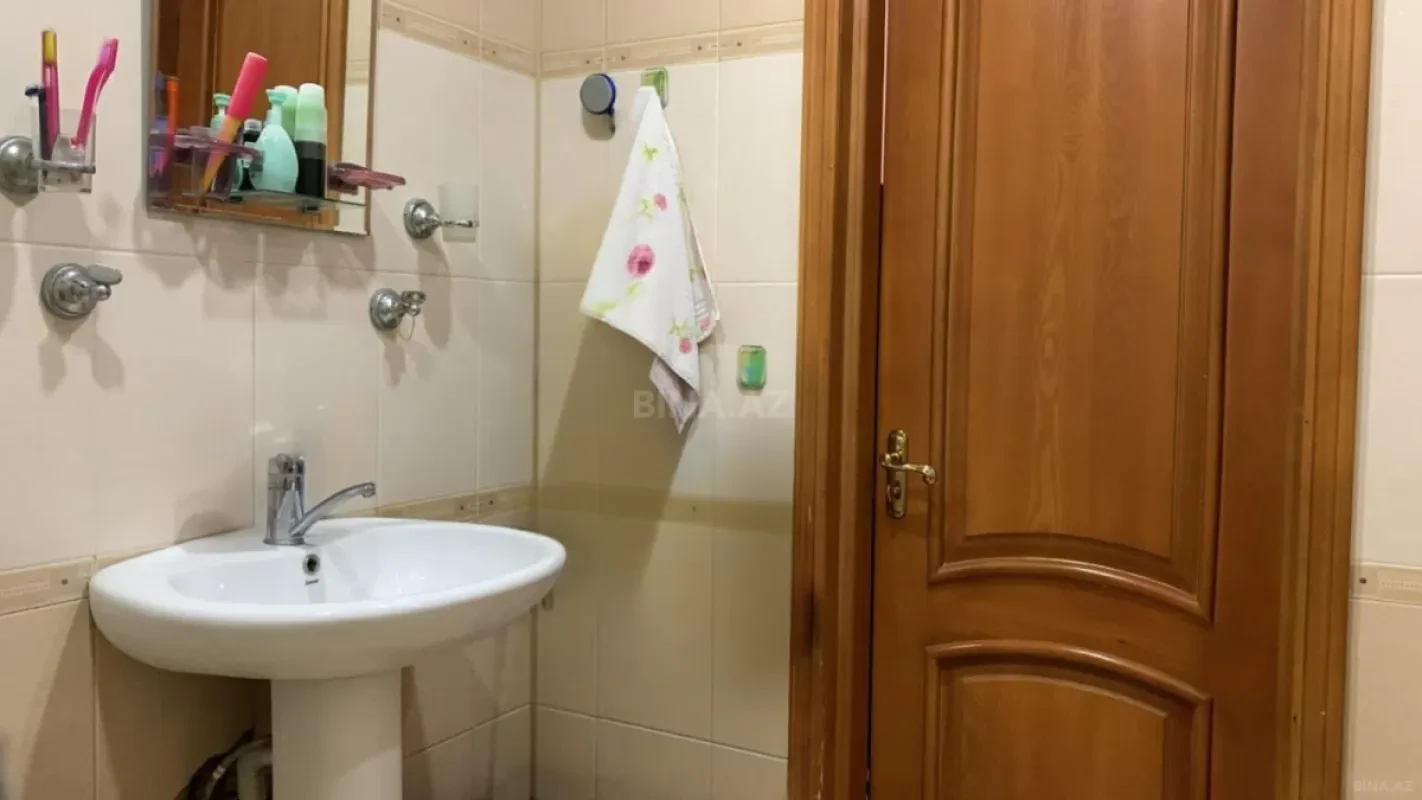 Satılır 2 otaqlı mənzil 100 m²