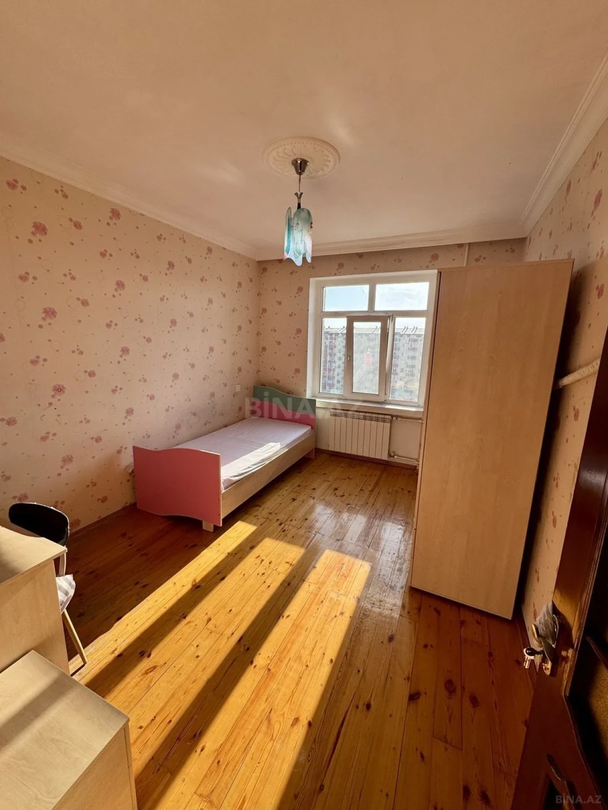 Satılır 4 otaqlı mənzil 120 m²