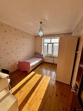Satılır 4 otaqlı mənzil 120 m²
