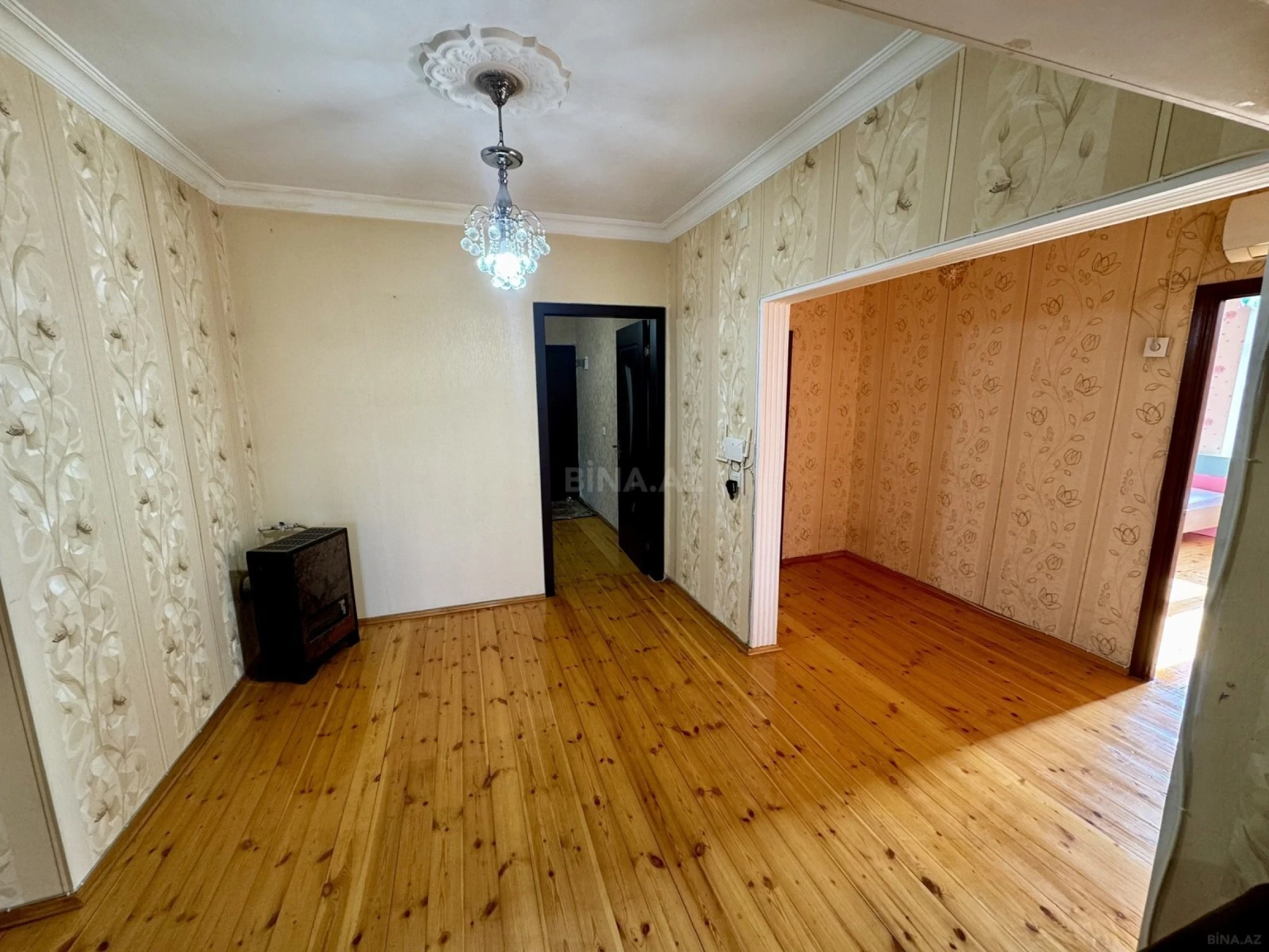 Satılır 4 otaqlı mənzil 120 m²