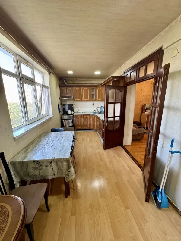 Satılır 4 otaqlı mənzil 120 m²