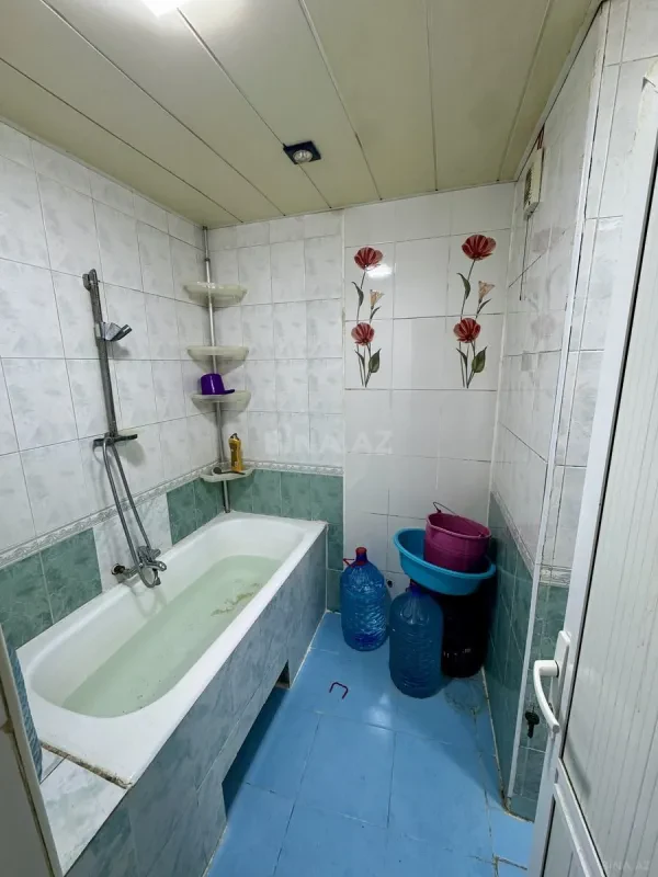 Satılır 4 otaqlı mənzil 120 m²