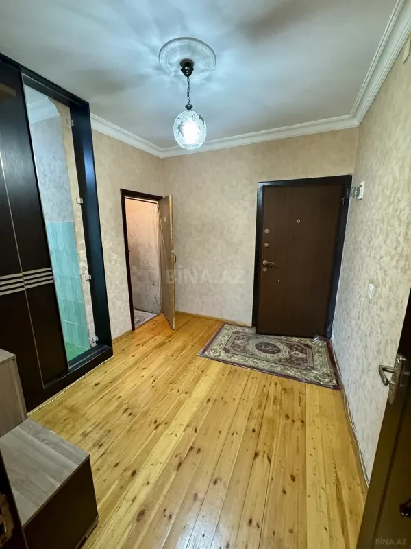 Satılır 4 otaqlı mənzil 120 m²