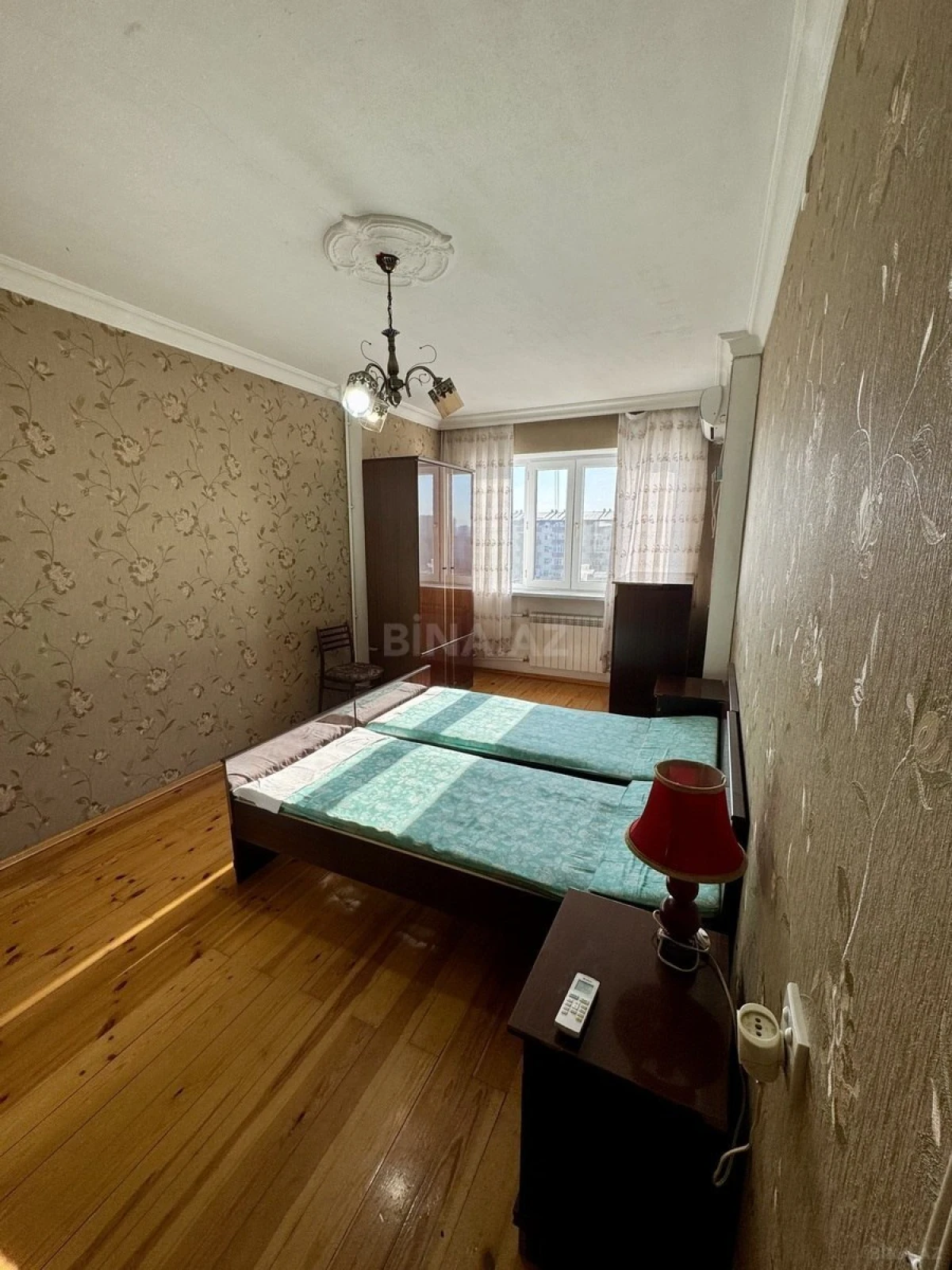 Satılır 4 otaqlı mənzil 120 m²