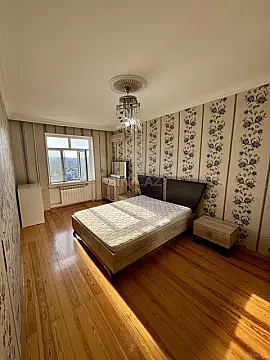 Satılır 4 otaqlı mənzil 120 m²