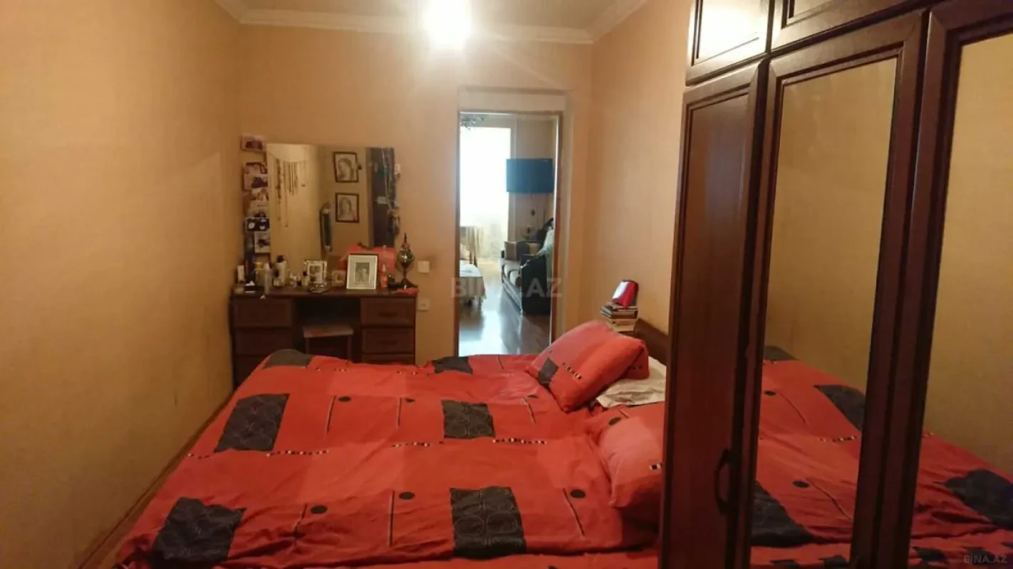 Kirayə verilir 3 otaqlı mənzil 130 m²