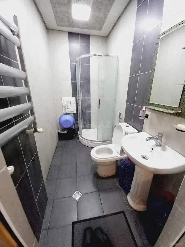 Kirayə verilir 2 otaqlı mənzil 70 m²