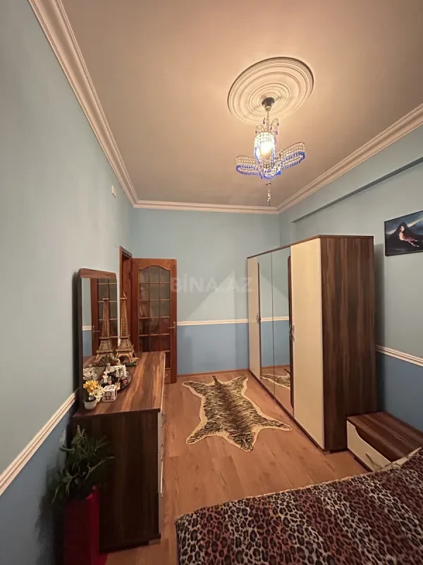 Satılır 2 otaqlı mənzil 105 m²