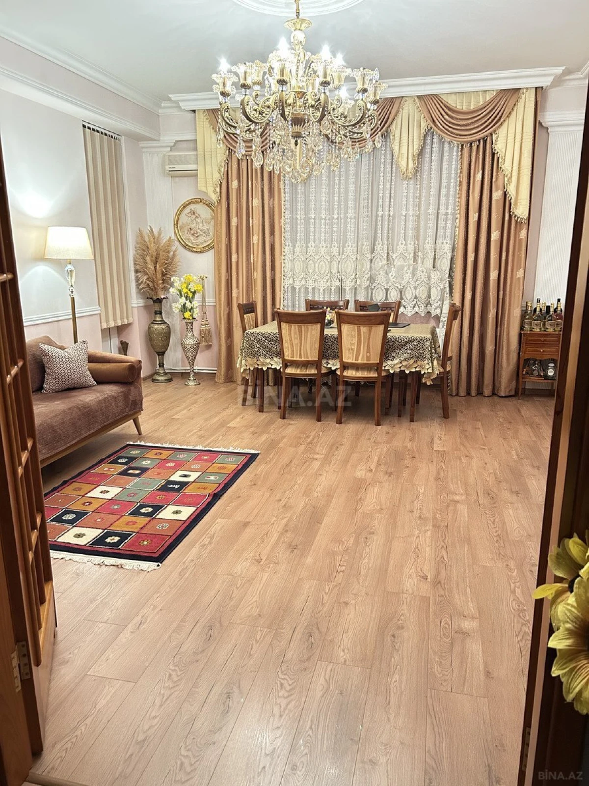 Satılır 2 otaqlı mənzil 105 m²