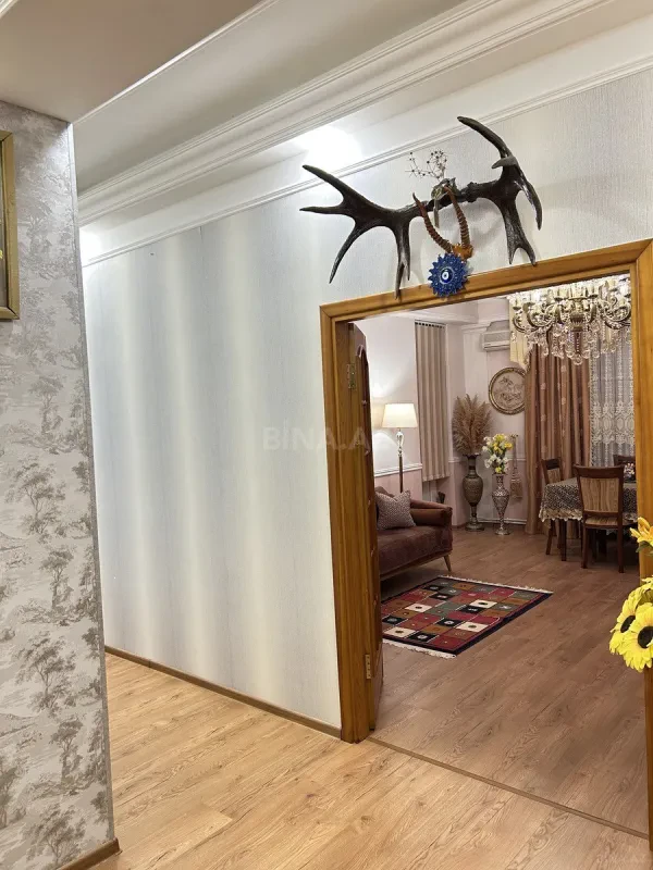 Satılır 2 otaqlı mənzil 105 m²
