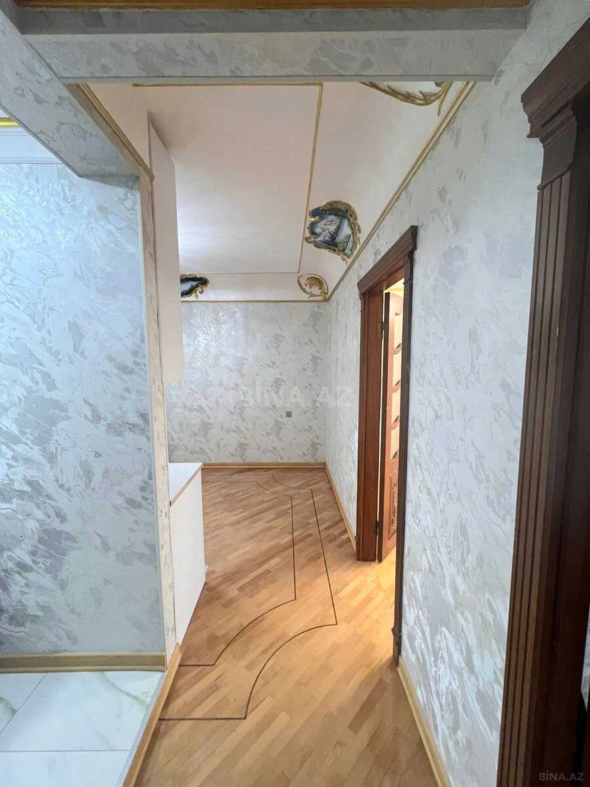 Satılır 2 otaqlı mənzil 61 m²