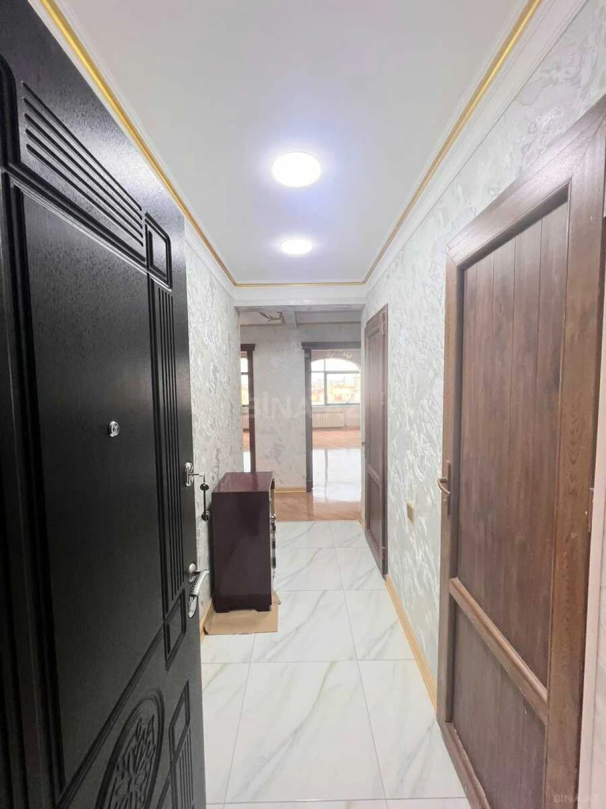 Satılır 2 otaqlı mənzil 61 m²