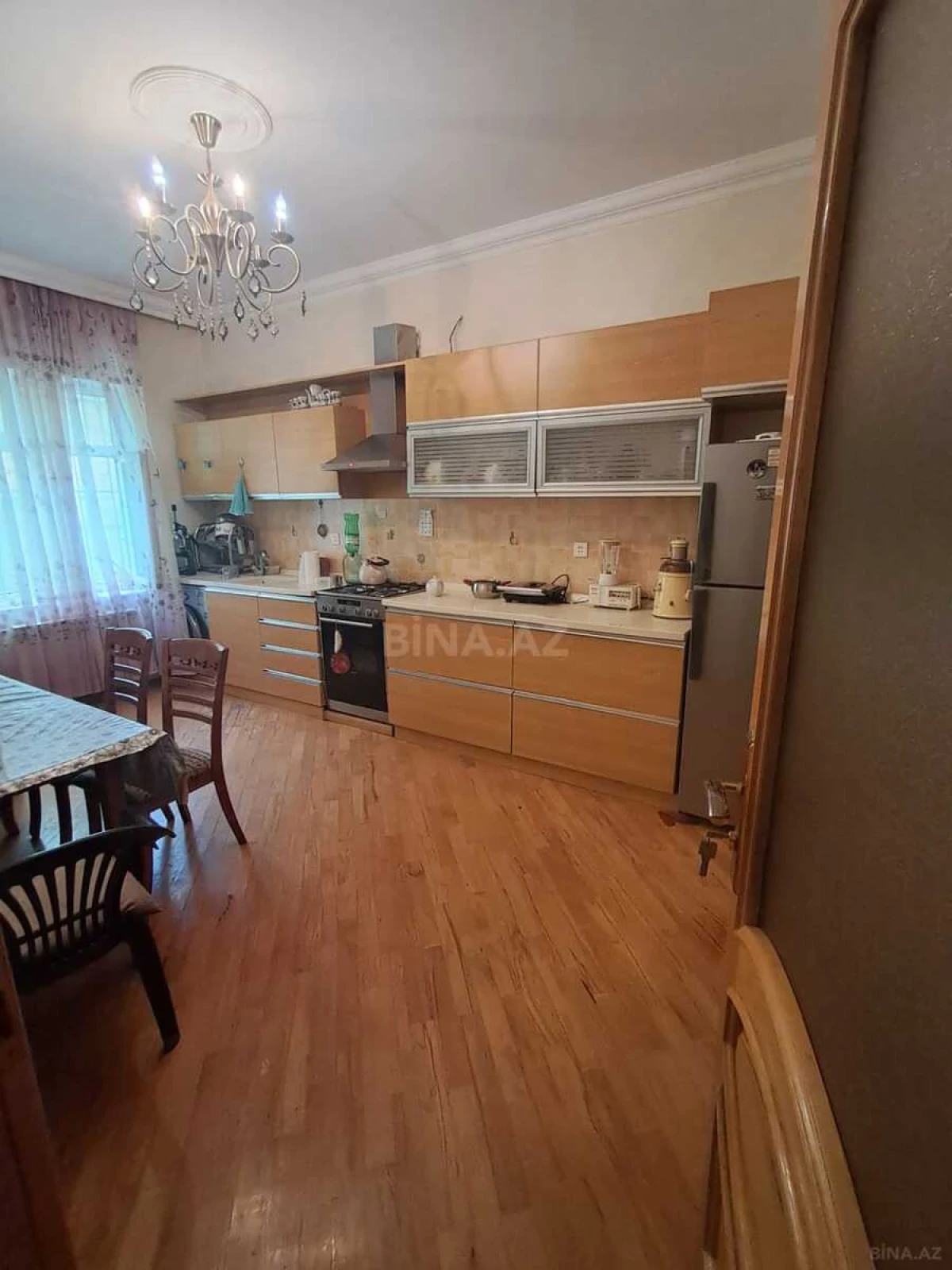 Satılır 6 otaqlı həyət evi 200 m²