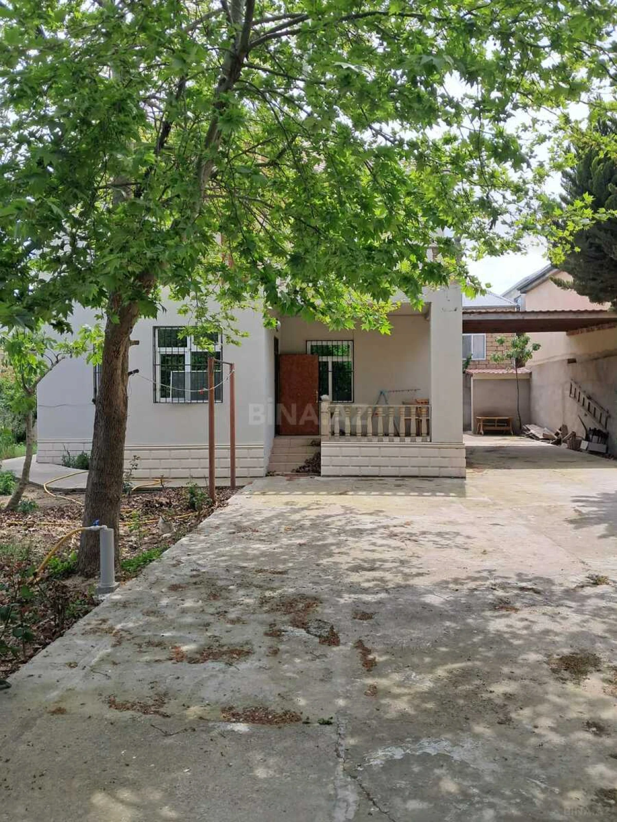 Satılır 6 otaqlı həyət evi 200 m²