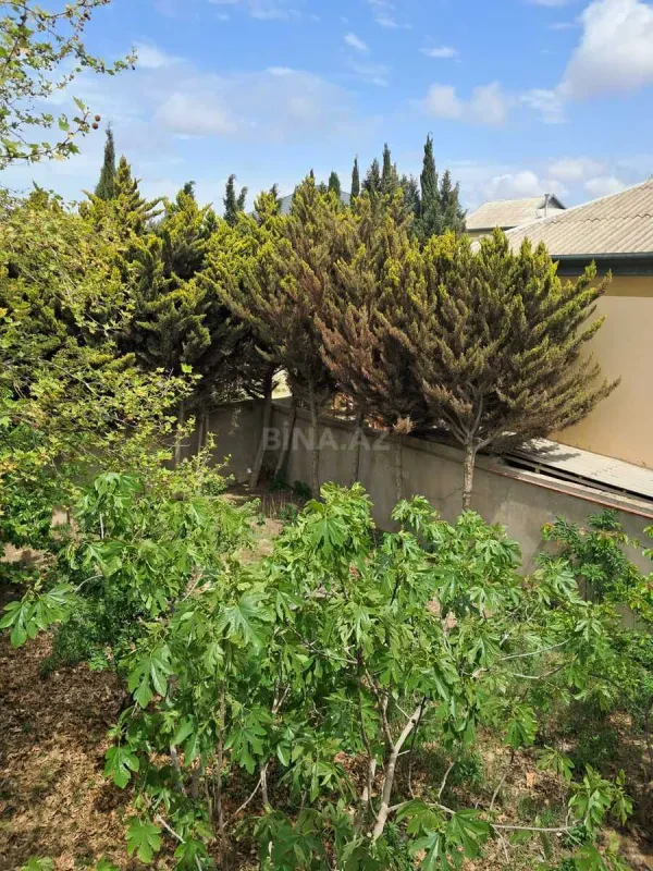 Satılır 6 otaqlı həyət evi 200 m²