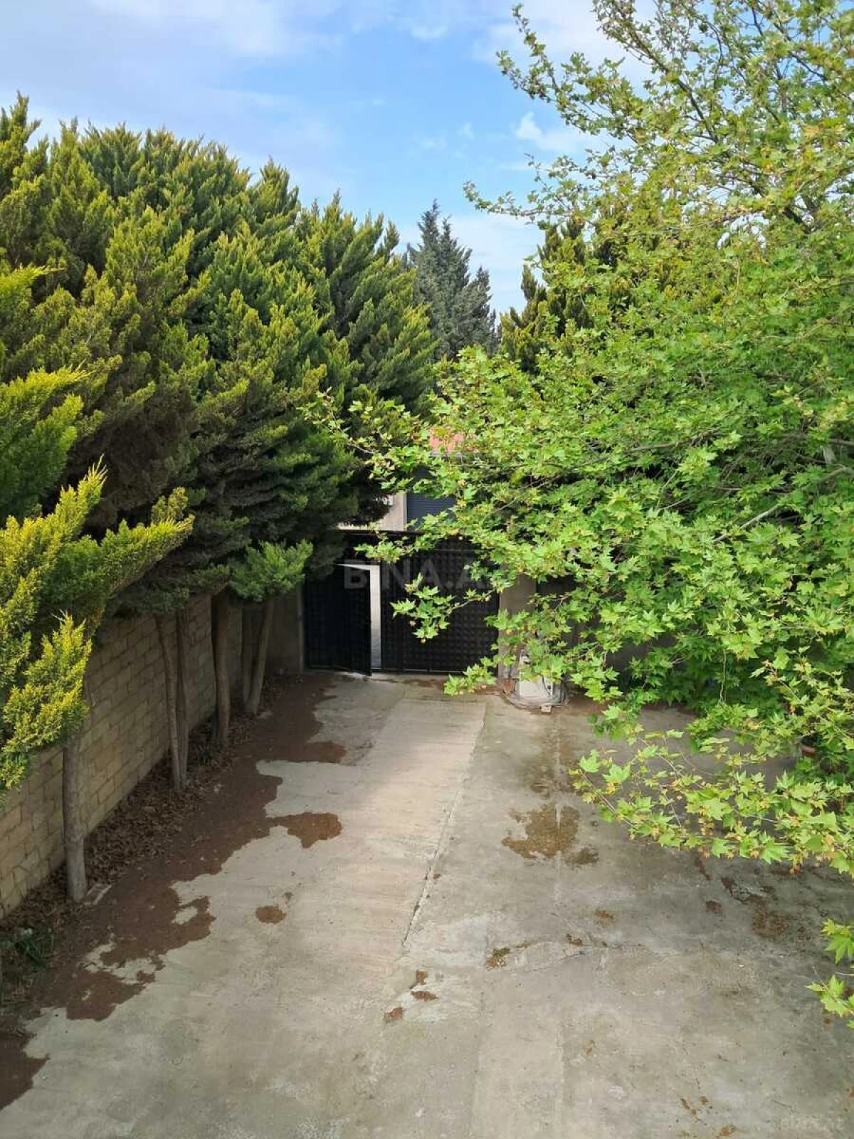 Satılır 6 otaqlı həyət evi 200 m²