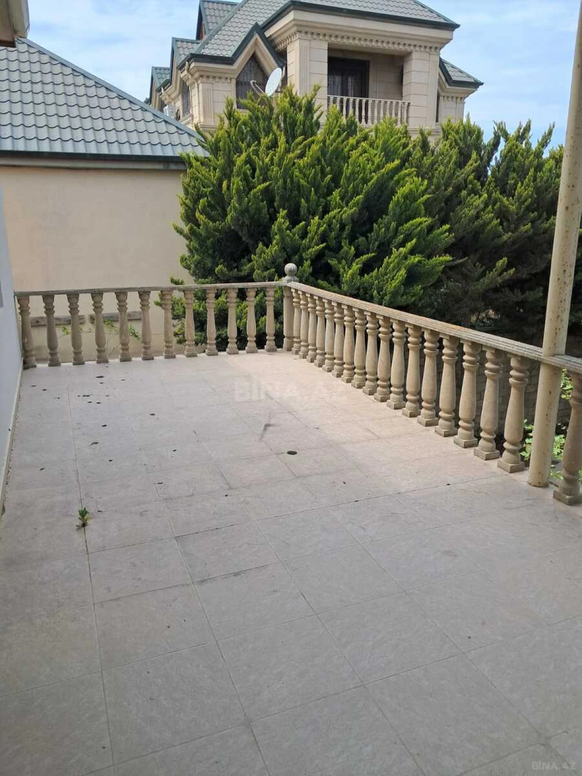 Satılır 6 otaqlı həyət evi 200 m²