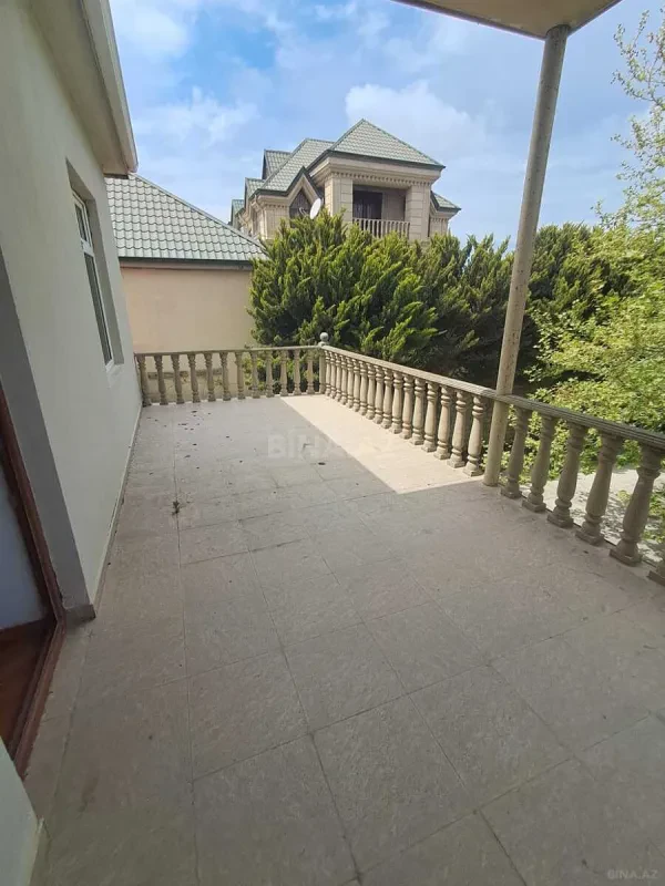 Satılır 6 otaqlı həyət evi 200 m²