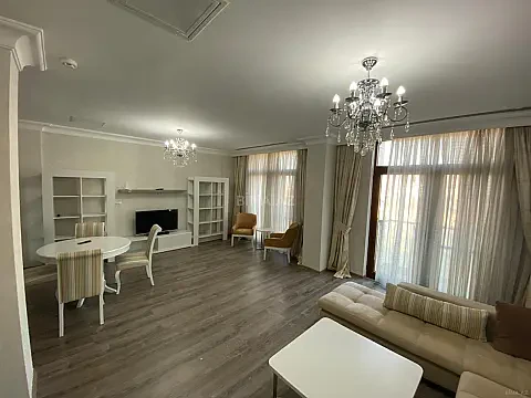 Kirayə verilir 2 otaqlı mənzil 92 m² — Bakı 2 otaq 92.00 m²