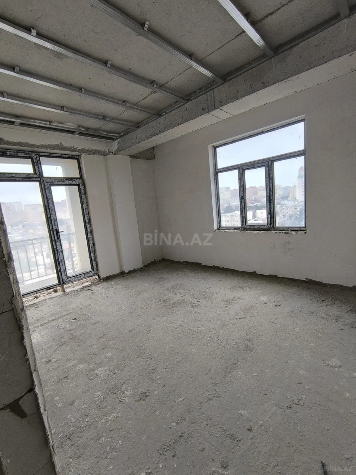 Satılır 3 otaqlı mənzil 97.6 m²