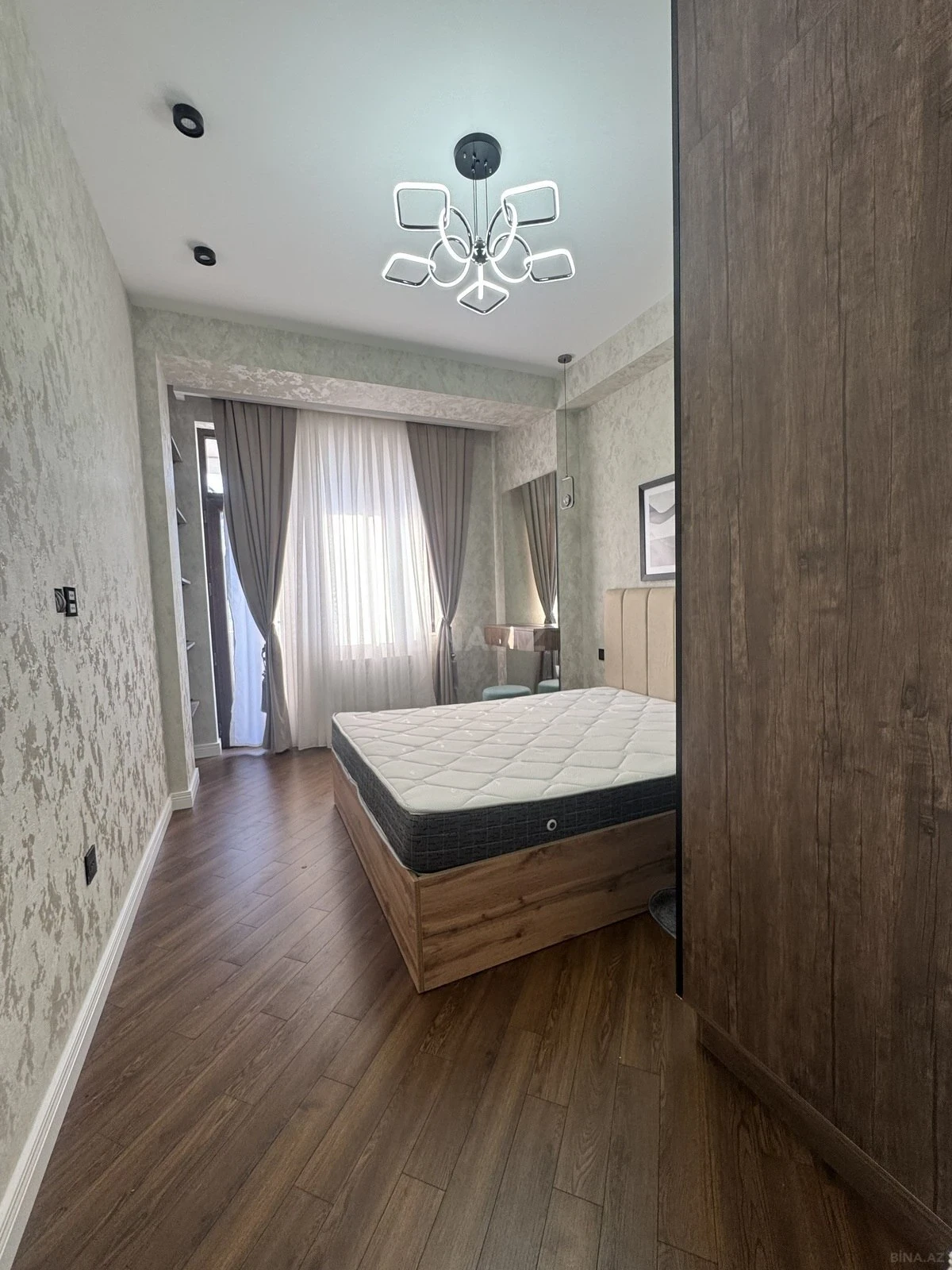 Kirayə verilir 2 otaqlı mənzil 70 m²